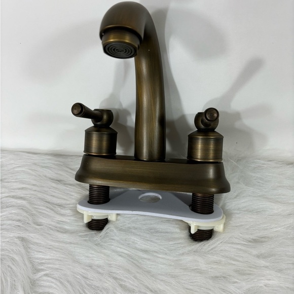 New without tags bathroom faucet antique brass NWOT - Picture 1 of 8